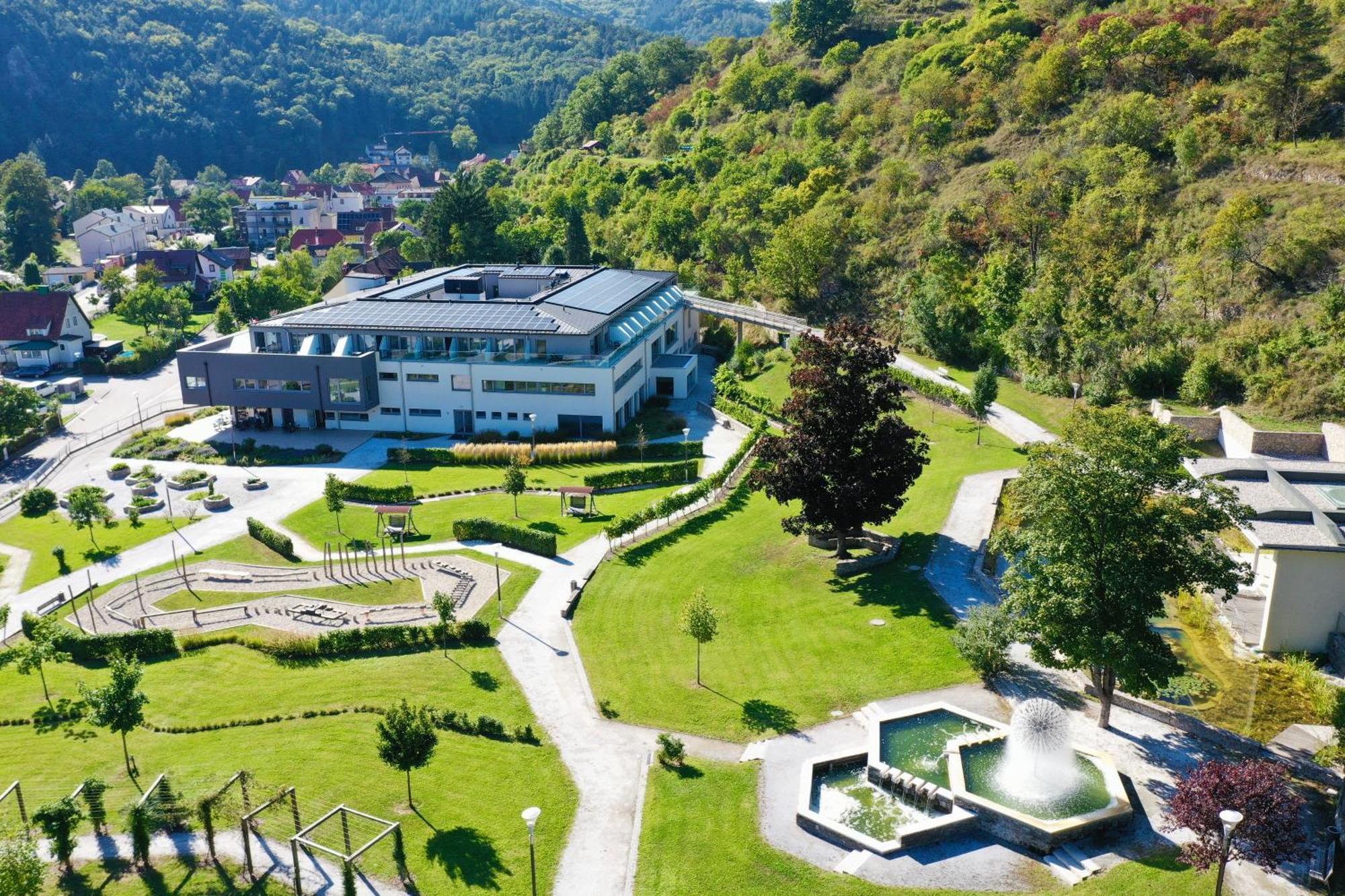 Nuhr Medical - Hotel & Restaurant Senftenberg Exteriör bild